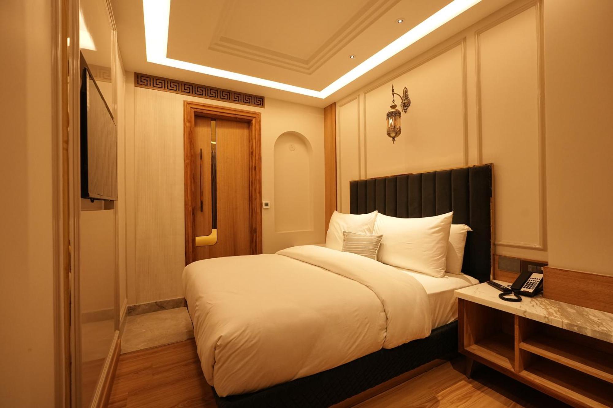 The Singh Empire, New Delhi Otel Dış mekan fotoğraf